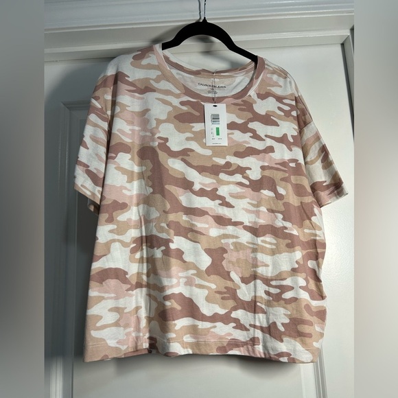 Calvin Klein Women's Camouflage T-Shirt - Pink and White - Picture 1 of 2
